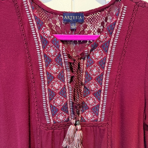 Embroidered and Lace Blouse with Tassels - Picture 3 of 9